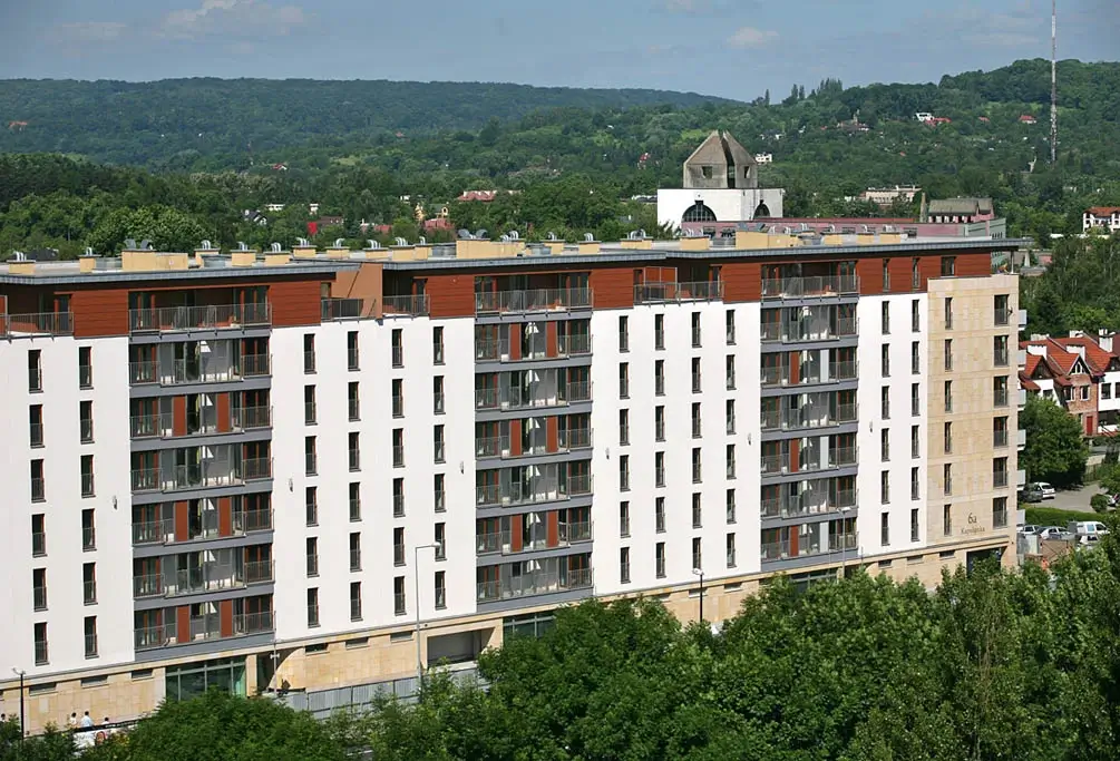 Kapelanka 6a — balkony