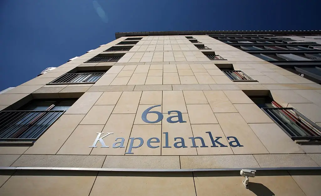 Kapelanka 6a — widok budynku